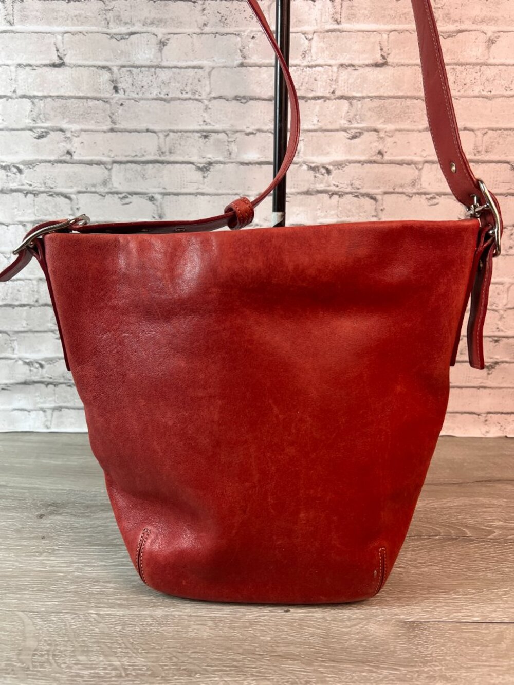Red Vintage Coach Legacy Soho Bucket Bag #9186 - Picture 3 of 6